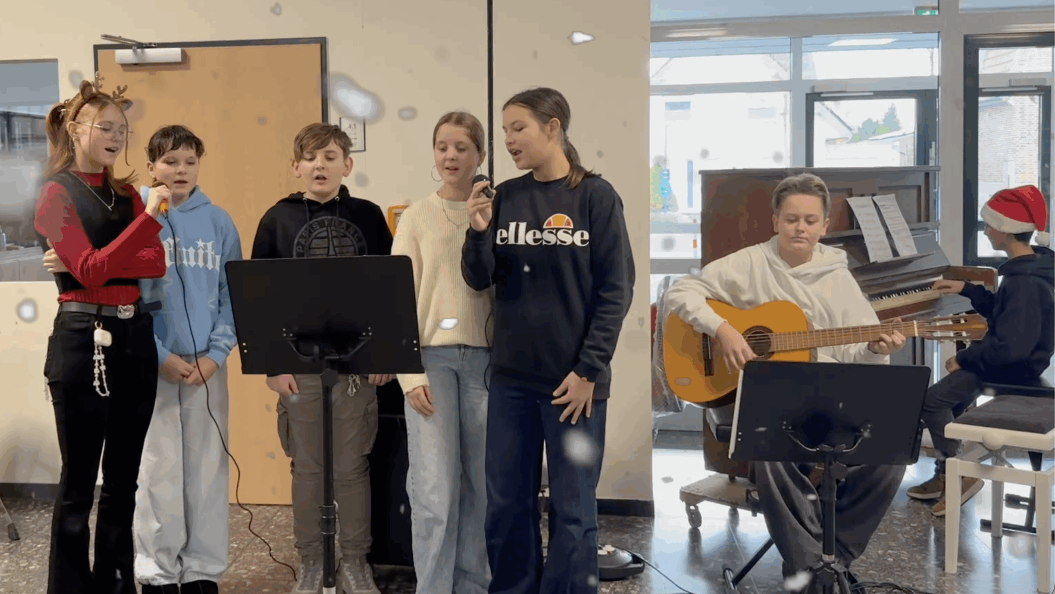 11.12.2025: Weihnachtliche Stimmung mit der AG Talentschmiede