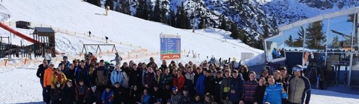 03.02.2026: Wintersport-Projekt fördert den Zusammenhalt in der Stufe